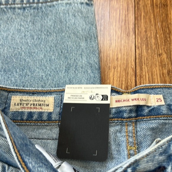 NWT Levi’s Ribcage Wide Leg Sold Out At Levi’s - Picture 6 of 7